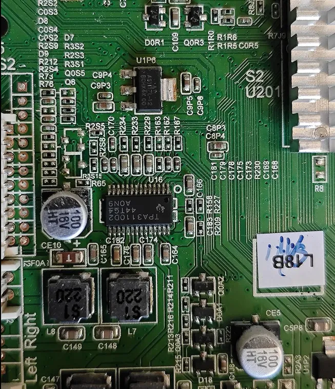 Плата телевизора Aiwa, микросхема усилителя звука TPA3110D2